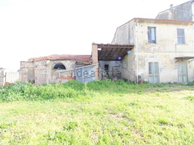 Villetta bifamiliare in vendita di 308 m² in Via Santa Lucia, 103