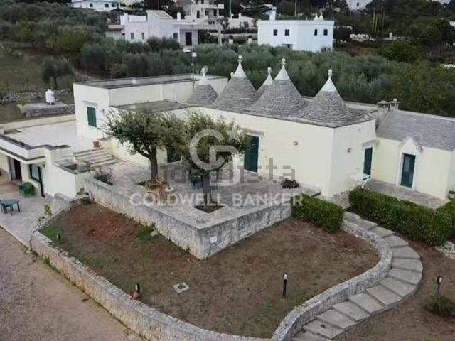 Villetta bifamiliare in vendita di 309 m² in Strada Malva, 10