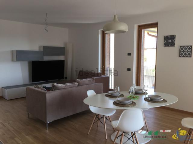 Villetta bifamiliare in vendita di 310 m² in Via Roma