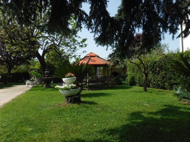 Villetta bifamiliare in vendita di 310 m²