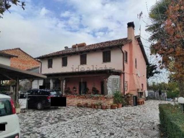 Villetta bifamiliare in vendita di 312 m² in Via Case Rosse, 13