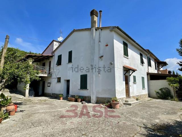 Villetta bifamiliare in vendita di 317 m² in Via Roma