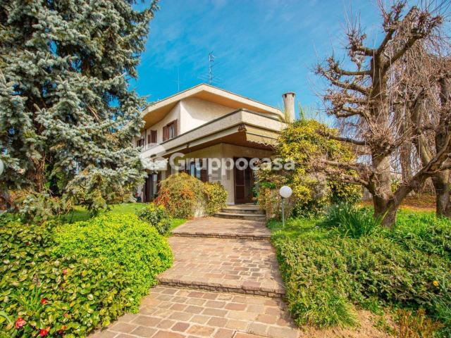 Villetta bifamiliare in vendita di 315 m² in Via Silvio Pellico, 20