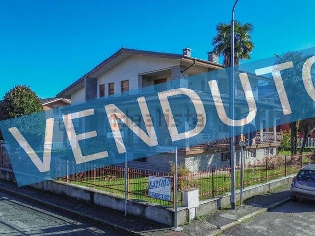 Villetta bifamiliare in vendita di 320 m² in Via Cesare Bollea, 2