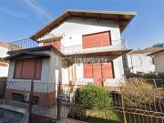 Villetta bifamiliare in vendita di 320 m² in Via G. Puccini, 11