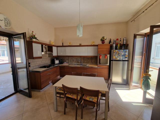 Villetta bifamiliare in vendita di 320 m² in Via G. Pastore, 10