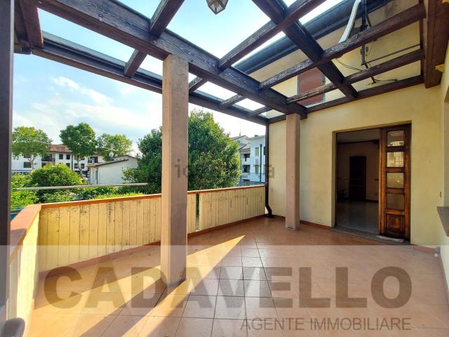 Villetta bifamiliare in vendita di 320 m² in Via Redipuglia