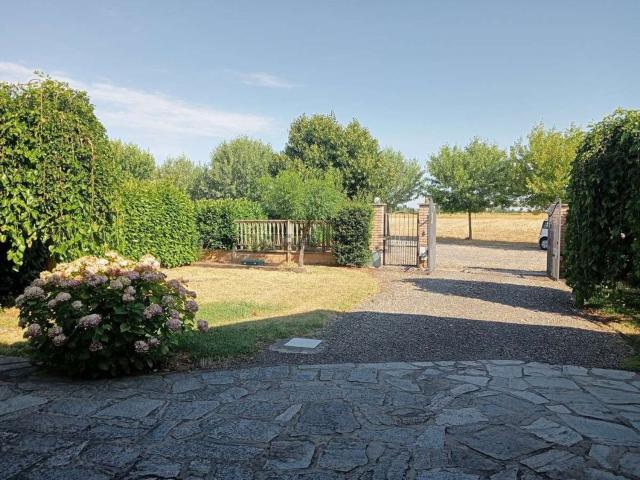 Villetta bifamiliare in vendita di 320 m²