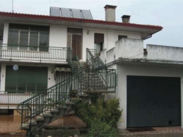 Villetta bifamiliare in vendita di 321 m² in Via Lodovico Boschieri