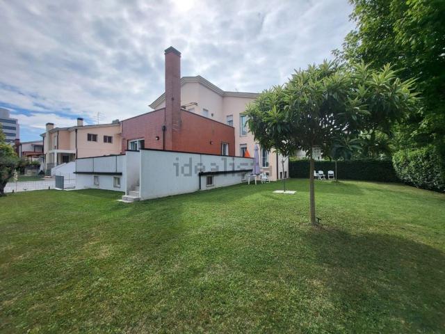 Villetta bifamiliare in vendita di 322 m²