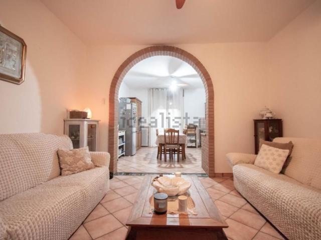 Villetta bifamiliare in vendita di 327 m² in Via I. Martinelli, 1
