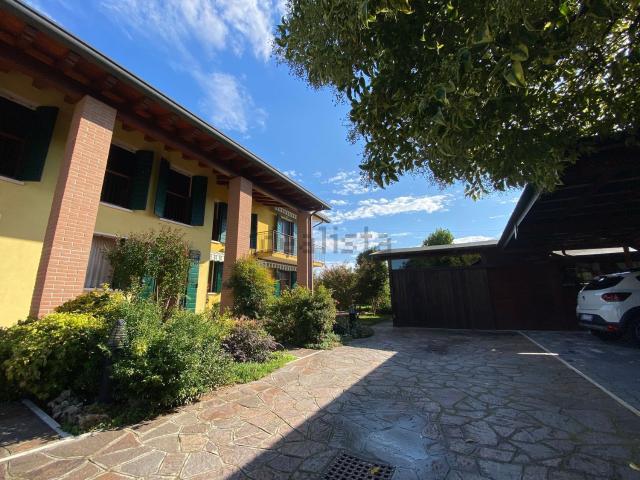 Villetta bifamiliare in vendita di 325 m² in Piazza Vittoria, 29