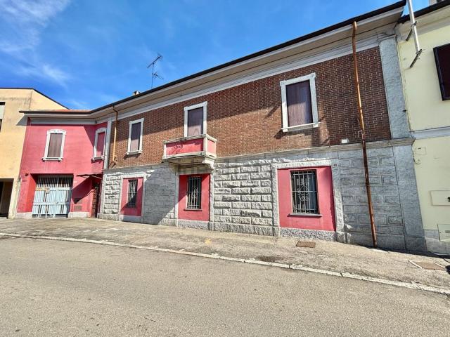 Villetta bifamiliare in vendita di 330 m² in Corso Giuseppe Mazzini