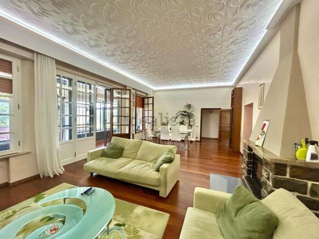Villetta bifamiliare in vendita di 330 m² in Strada regionale 222 Chiantigiana, 222
