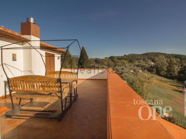 Villetta bifamiliare in vendita di 330 m² in Via Grotta delle Fate, 112