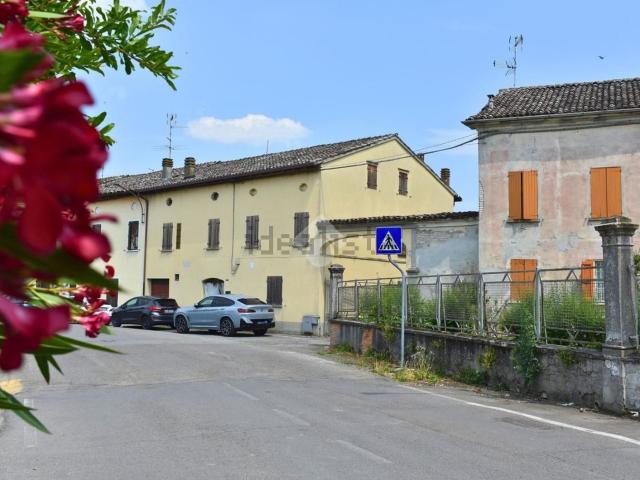 Villetta bifamiliare in vendita di 330 m² in Via Imperiale Superiore, 104