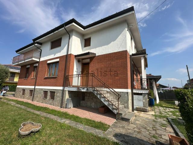 Villetta bifamiliare in vendita di 330 m² in Via San Giovanni Bosco, 2