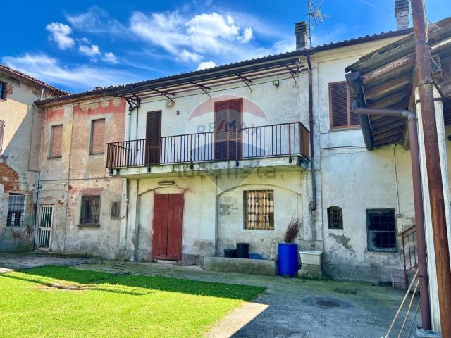 Villetta bifamiliare in vendita di 337 m² in Via XXV Aprile, 4