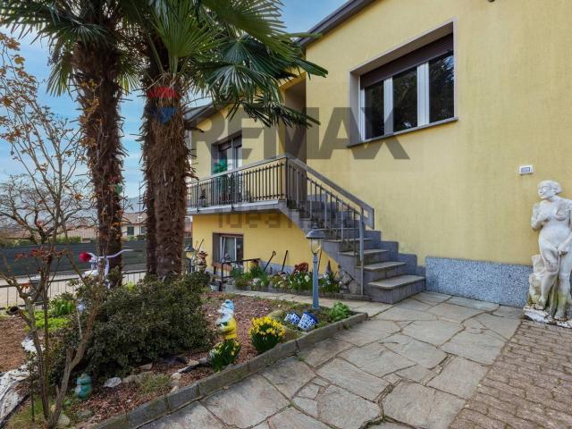 Villetta bifamiliare in vendita di 334 m² in Via Libertà, 14