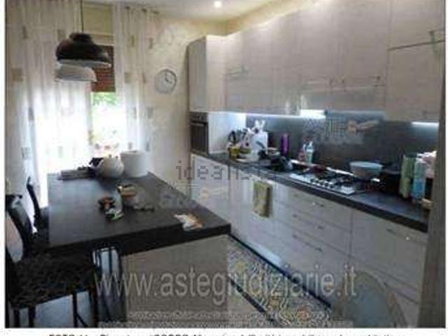 Villetta bifamiliare in vendita di 335 m² in Via Maceri, 11