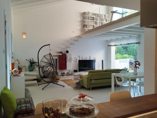 Villetta bifamiliare in vendita di 335 m²