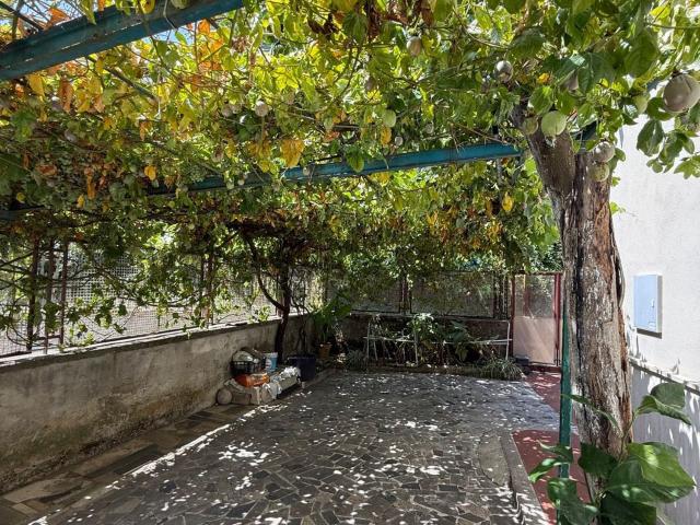 Villetta bifamiliare in vendita di 338 m² in Via Antonio Orilia, 22
