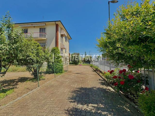 Villetta bifamiliare in vendita di 338 m² in Via Giotto