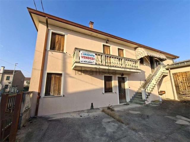 Villetta bifamiliare in vendita di 338 m² in Via Roma, 75