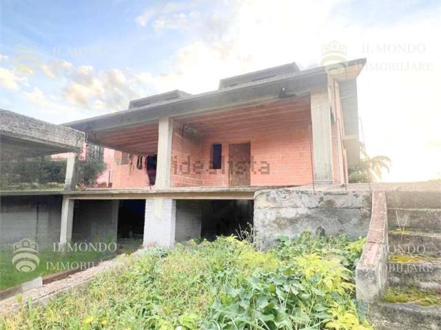 Villetta bifamiliare in vendita di 440 m² in Via Piave