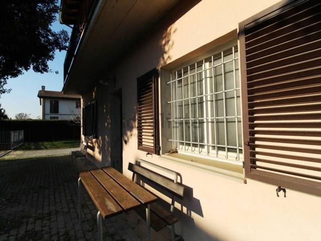 Villetta bifamiliare in vendita di 450 m² in Piazza Giulio Gabrielli