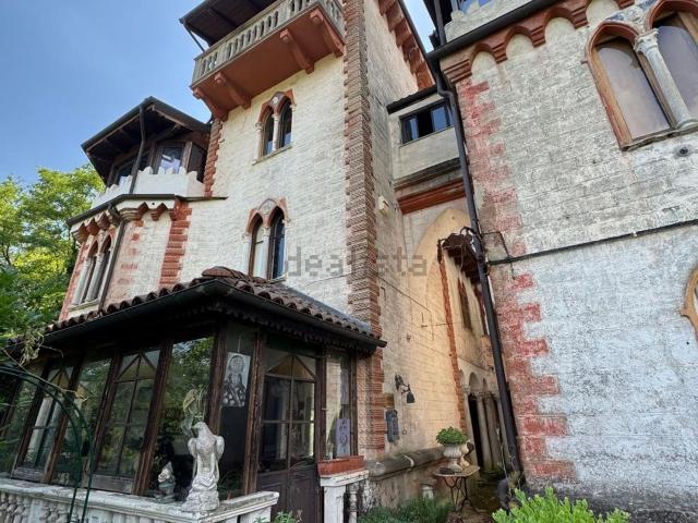 Villetta bifamiliare in vendita di 450 m² in Salita orti