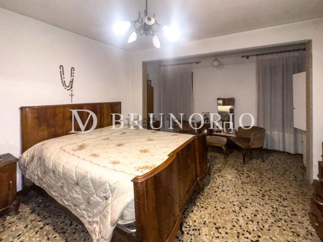 Villetta bifamiliare in vendita di 450 m² in Via Cardinale Agostini