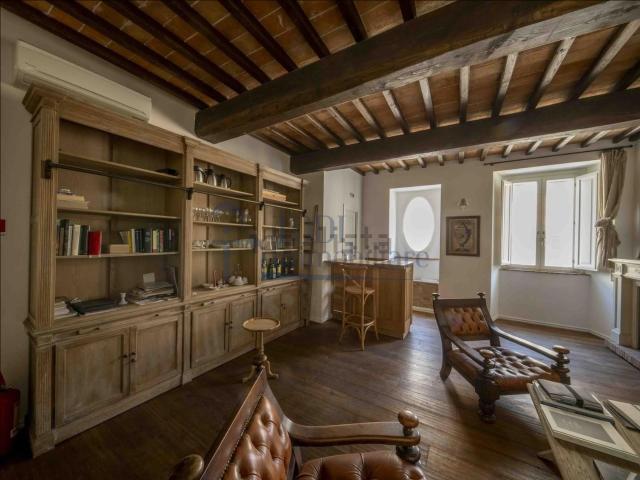 Villetta bifamiliare in vendita di 450 m² in Via Giacomo Matteotti, 38