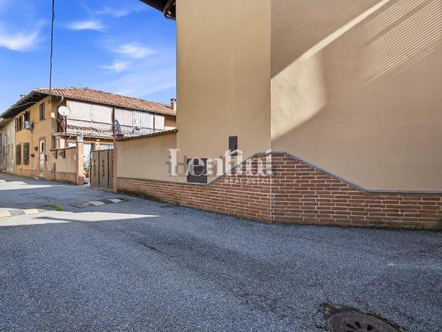 Villetta bifamiliare in vendita di 450 m² in Via Giuseppe Mazzini, 2