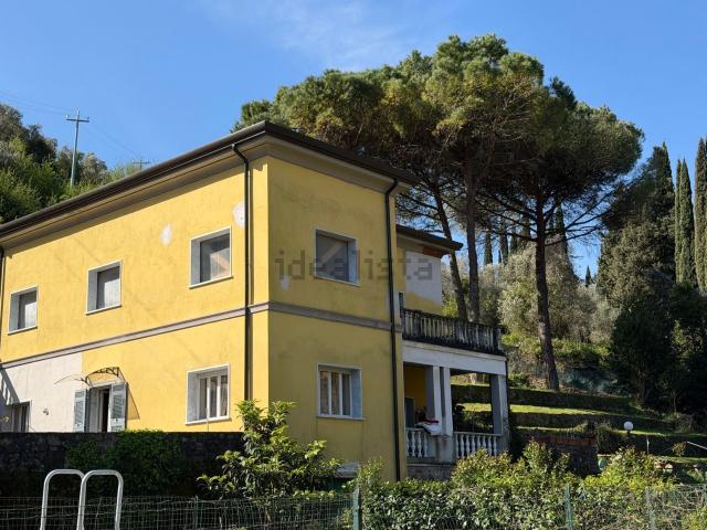 Villetta bifamiliare in vendita di 450 m²