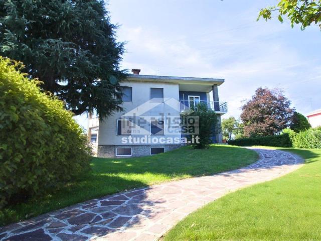 Villetta bifamiliare in vendita di 450 m²