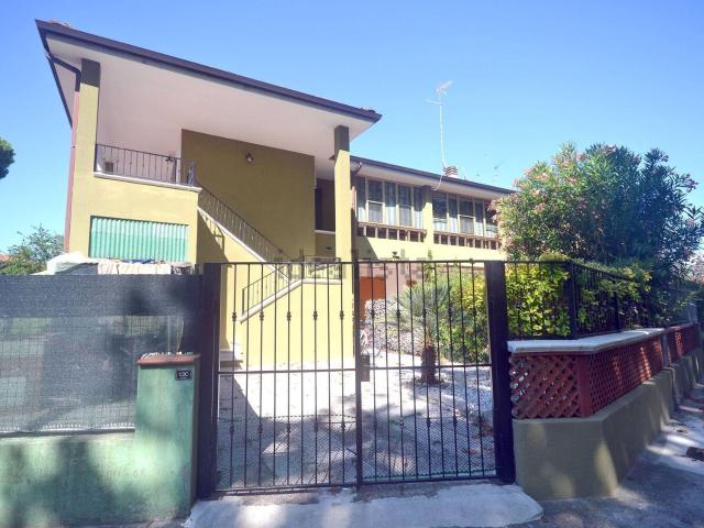 Villetta bifamiliare in vendita di 45 m² in Viale Algeria, 13