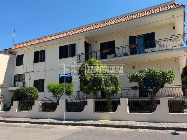 Villetta bifamiliare in vendita di 470 m² in Via Frascatoli, 132