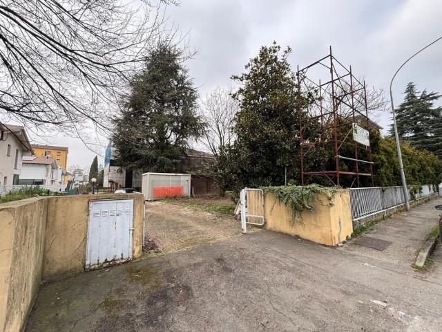 Villetta bifamiliare in vendita di 475 m² in Via Passo del Bocco