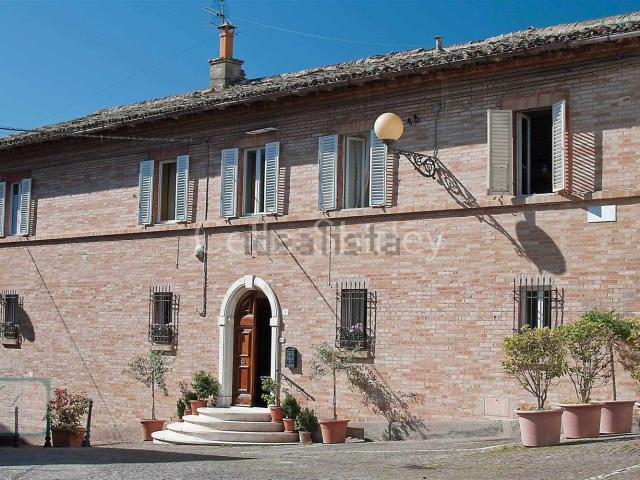 Villetta bifamiliare in vendita di 483 m²