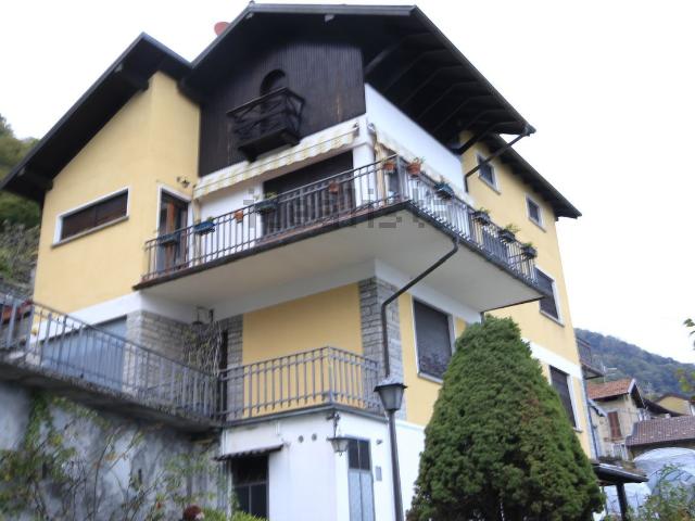 Villetta bifamiliare in vendita di 480 m² in Via Li Gobbi, 40