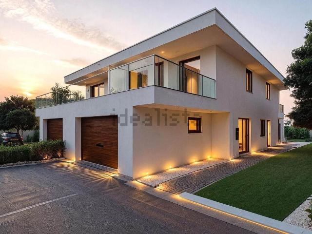 Villetta bifamiliare in vendita di 481 m²