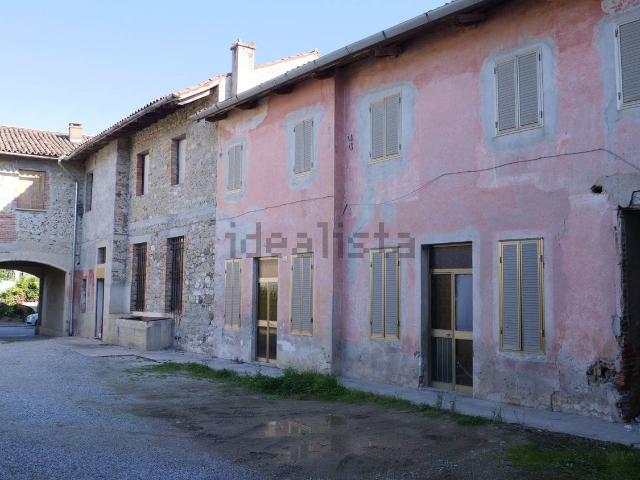 Villetta bifamiliare in vendita di 495 m² in Via Cividina, 222