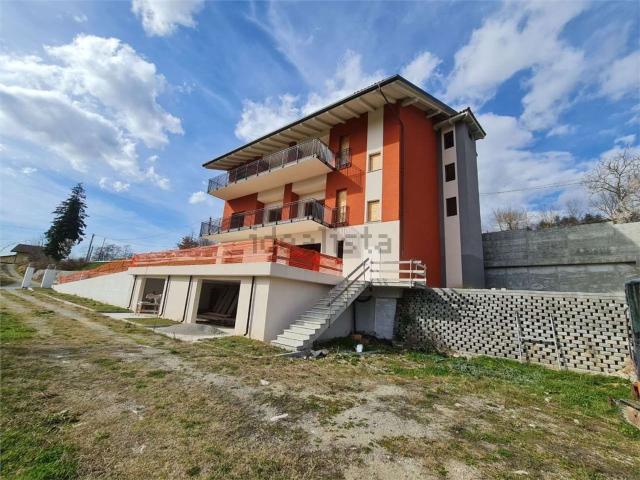 Villetta bifamiliare in vendita di 496 m² in Località Matetto