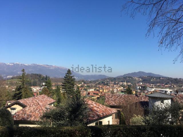 Villetta bifamiliare in vendita di 400 m² in Via alla Pineta