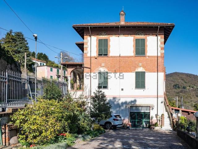Villetta bifamiliare in vendita di 400 m² in Via alla Vittoria, 11