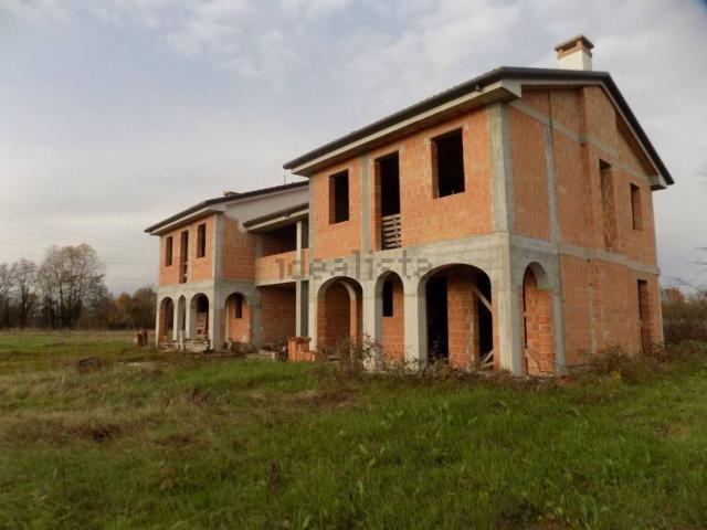 Villetta bifamiliare in vendita di 400 m² in Via Chiesa Conscio