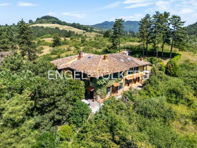 Villetta bifamiliare in vendita di 400 m² in Via Masseto