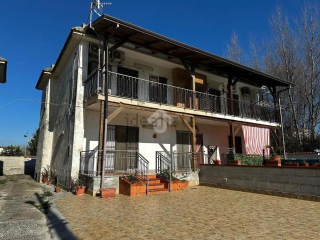 Villetta bifamiliare in vendita di 400 m² in Viale Bellano