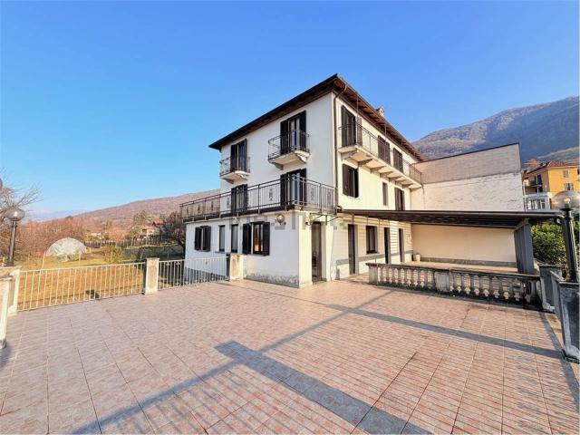Villetta bifamiliare in vendita di 400 m²